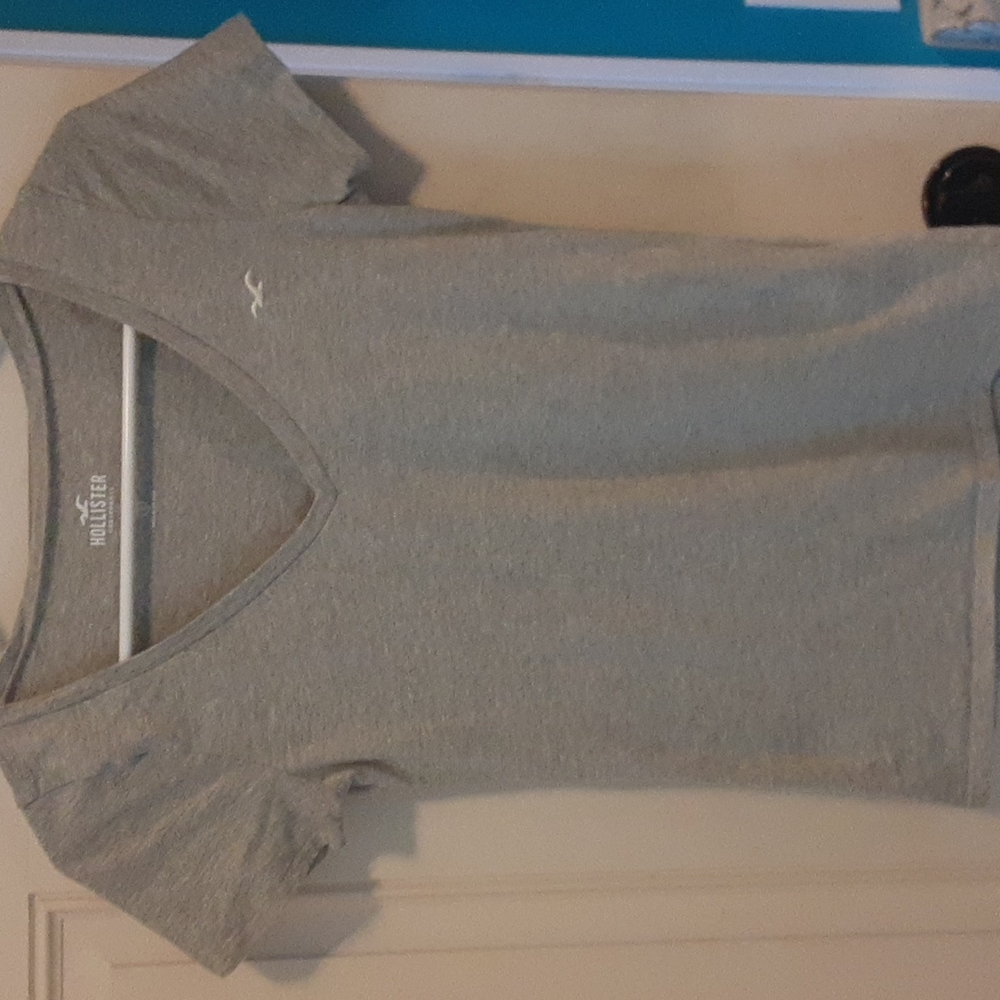 Hollister v neck shirts